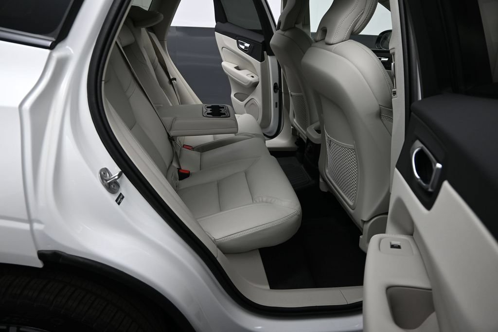 New 2026 Volvo XC60 T8 Ultra w/ Protection Package Premier AWD/4WD image 15