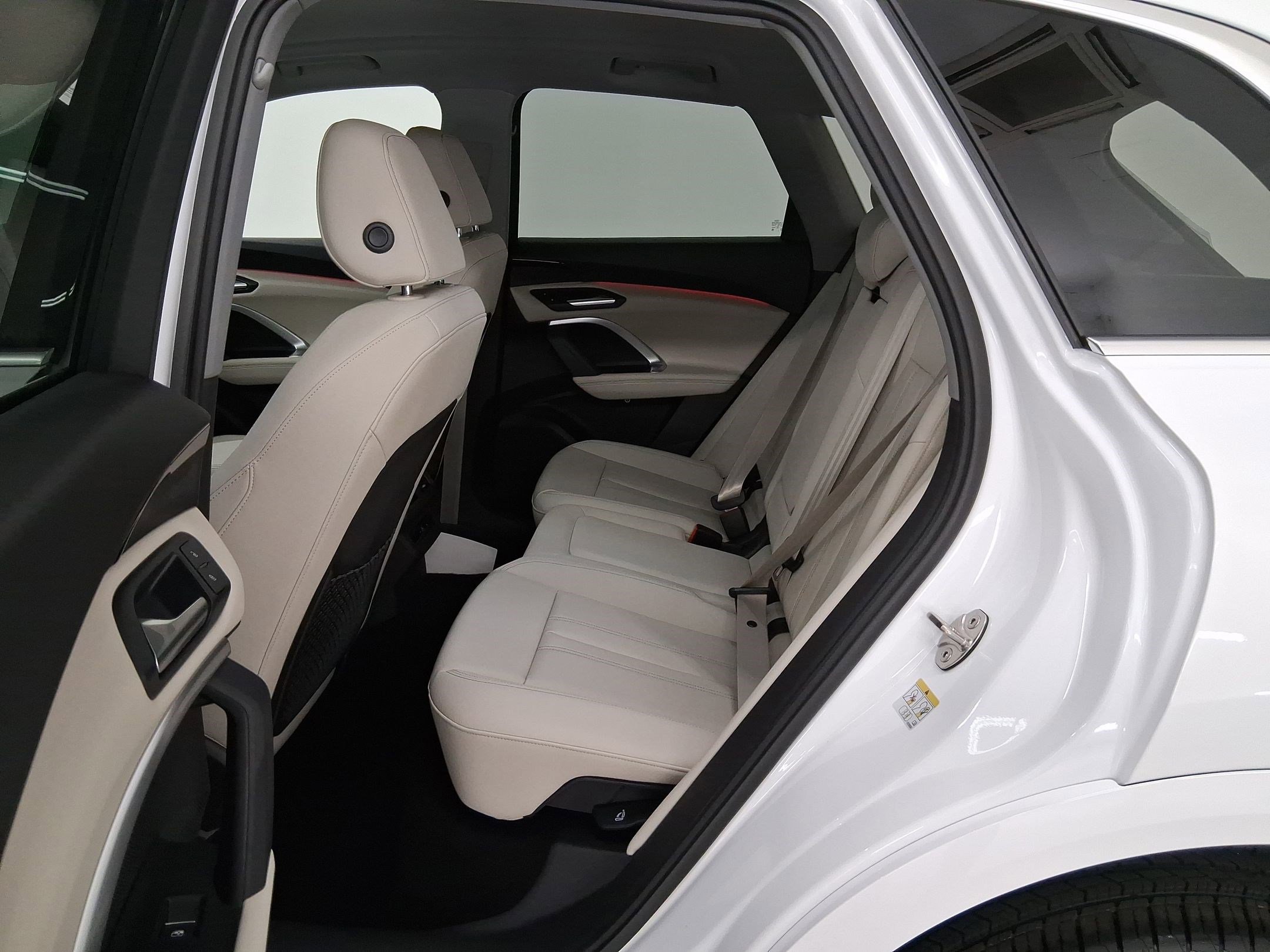 Certified 2025 Audi Q5 Premium w/ Convenience Package image 13