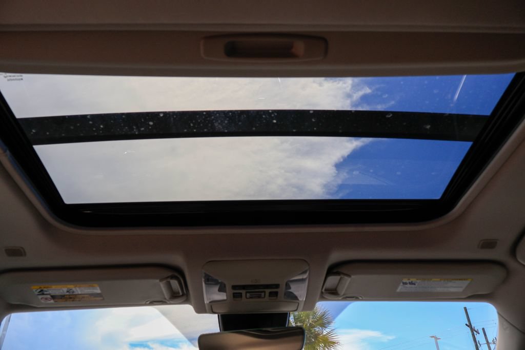 Used 2025 Toyota RAV4 Limited FWD image 13