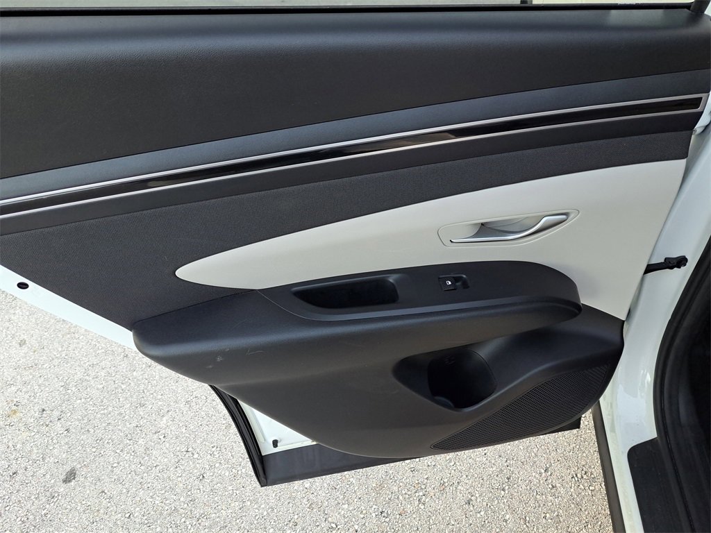 Used 2023 Hyundai Tucson SEL w/ Convenience Package image 10