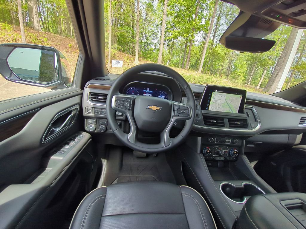 Used 2024 Chevrolet Tahoe Premier w/ Premium Package image 32