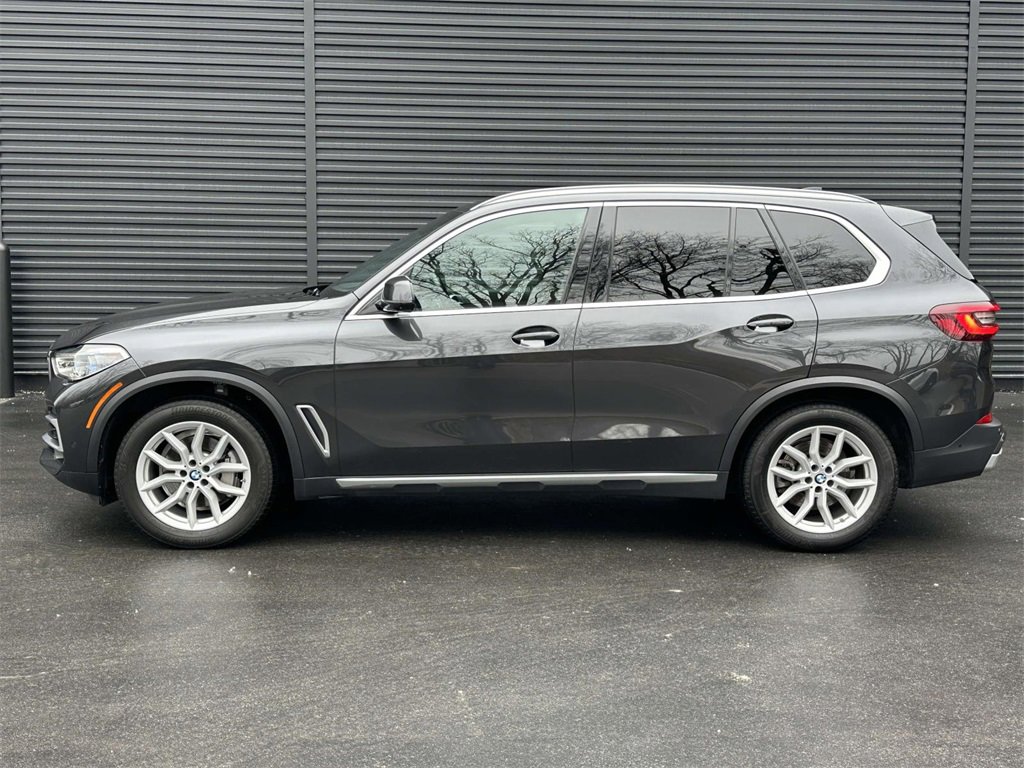 Used 2022 BMW X5 xDrive40i w/ Executive Package image 2