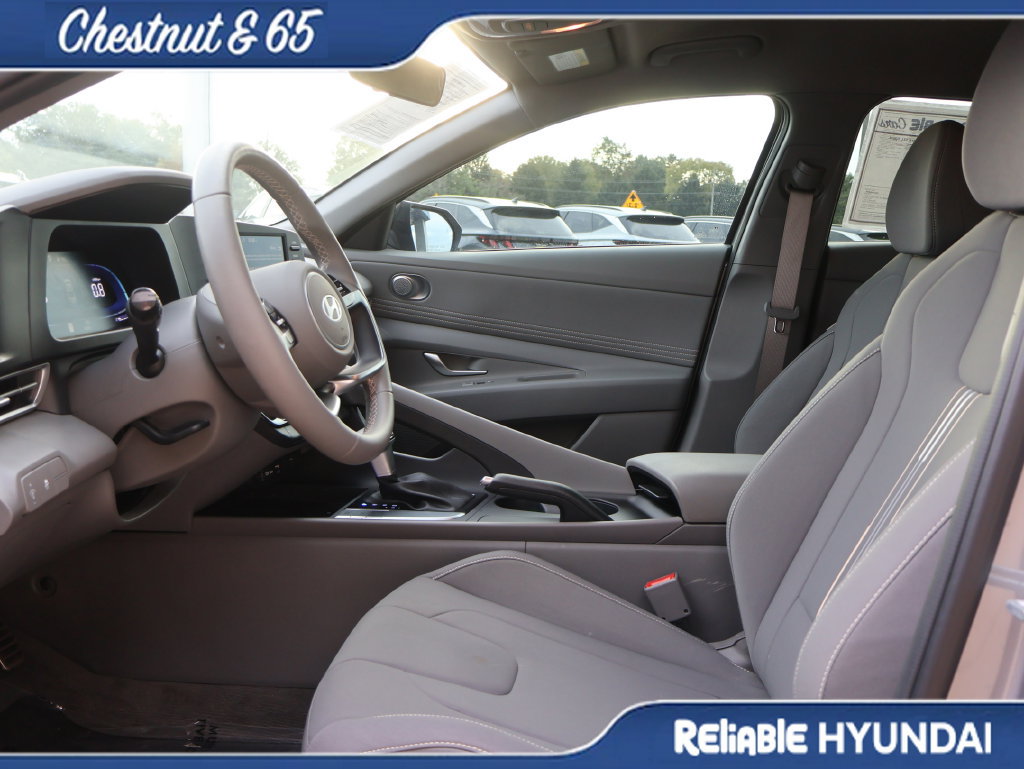 Certified 2025 Hyundai Elantra Sport FWD image 22
