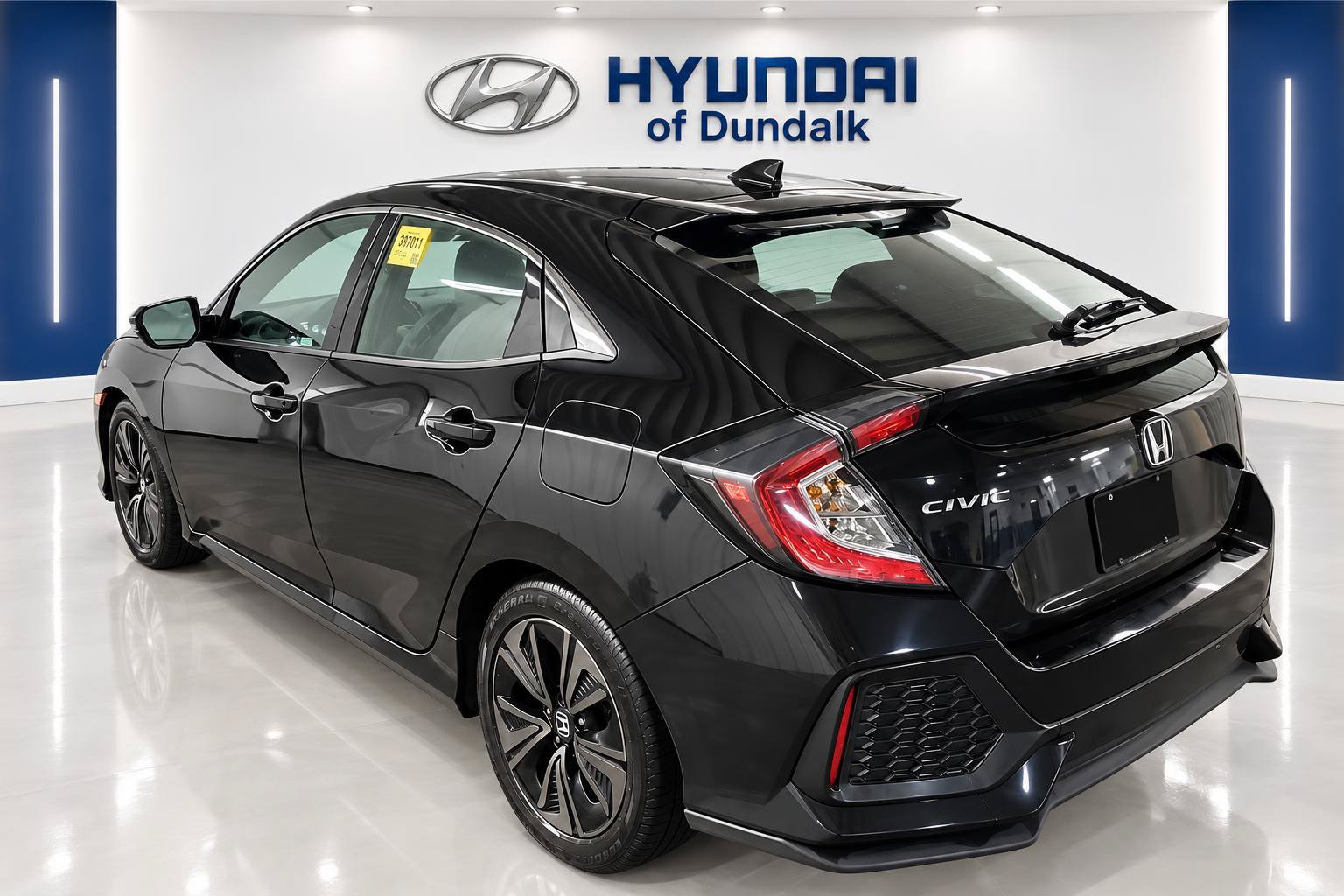 Used 2018 Honda Civic EX image 2