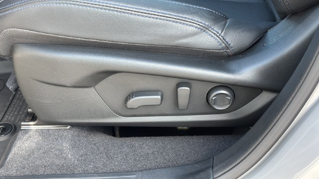 Used 2025 Subaru Forester Limited AWD/4WD image 20