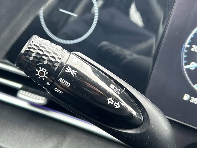 Certified 2024 Hyundai Elantra SEL image 22