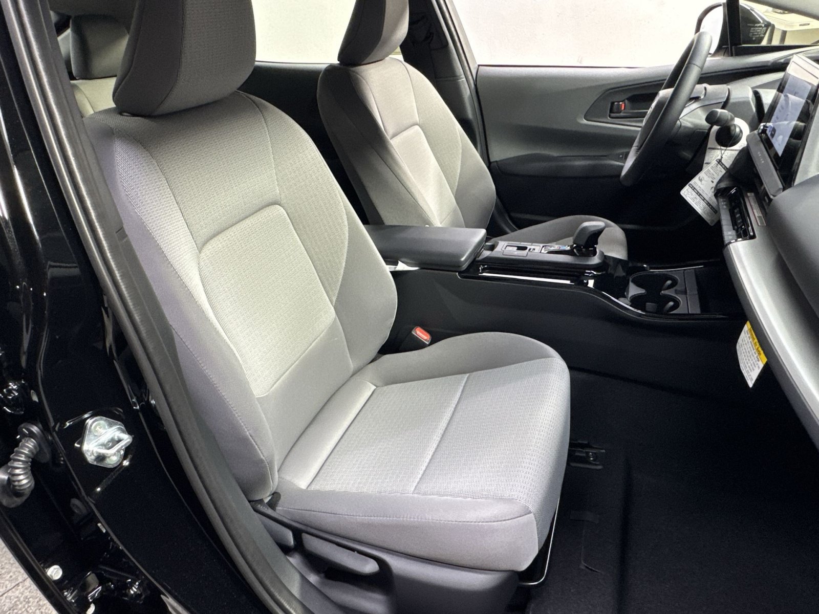 New 2027 Toyota Prius LE FWD image 35