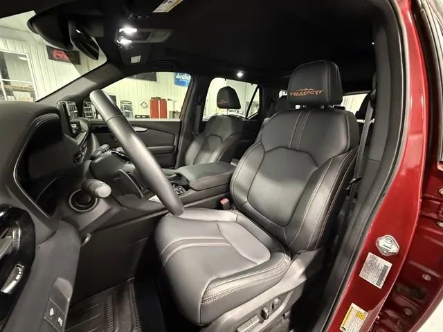 Used 2025 Honda Pilot TrailSport image 12