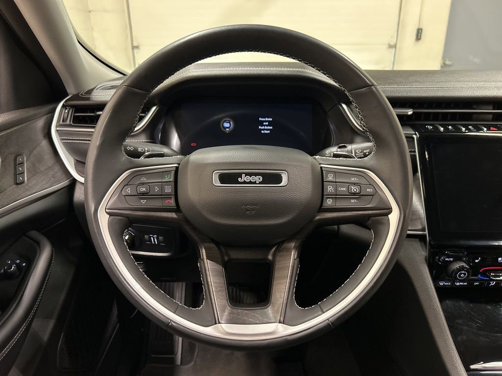 Used 2023 Jeep Grand Cherokee L Limited w/ Luxury Tech Group II image 19