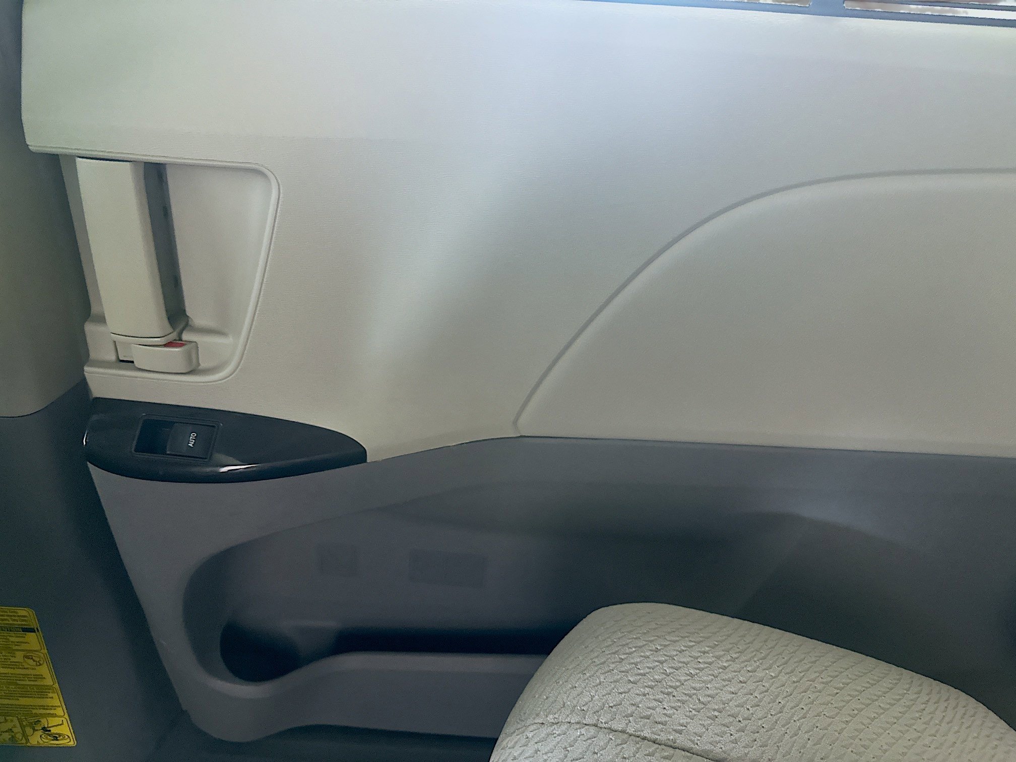 Used 2011 Toyota Sienna LE FWD image 29