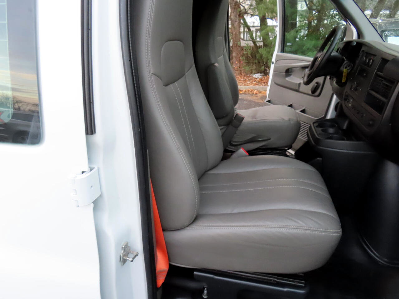 Used 2013 Chevrolet Express 2500 image 20