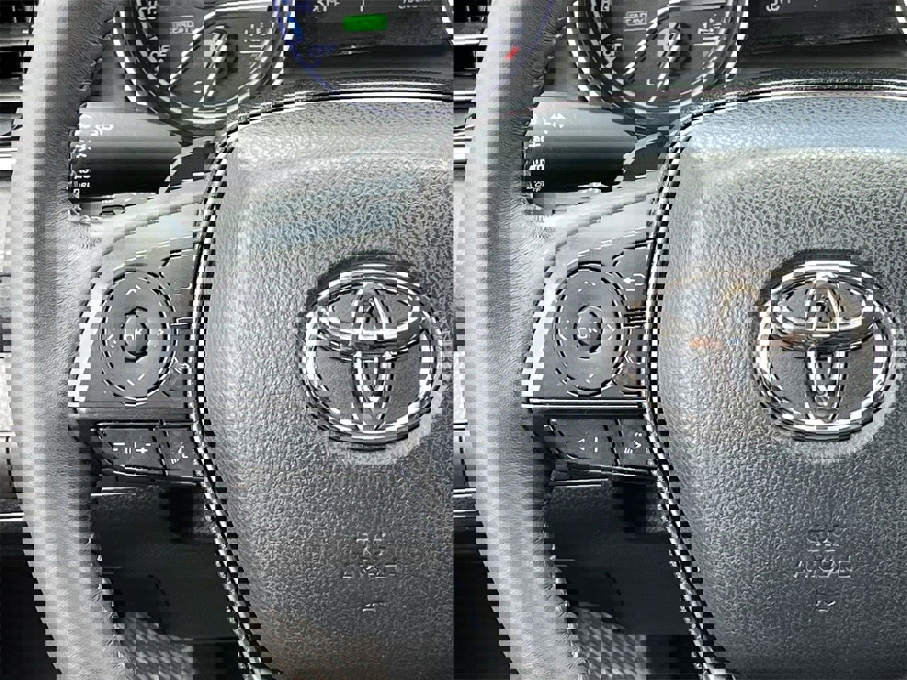 Used 2022 Toyota Camry XSE w/ Cold Weather Package image 12