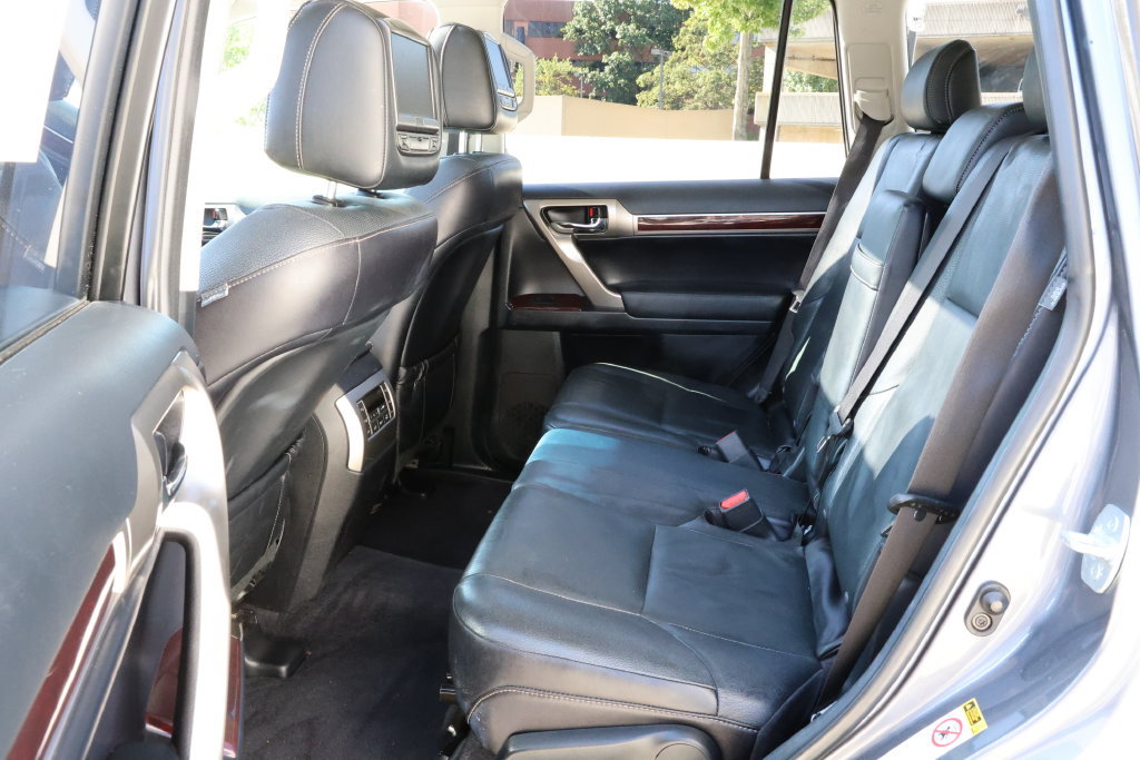 Used 2016 Lexus GX 460 w/ Premium Package AWD/4WD image 31