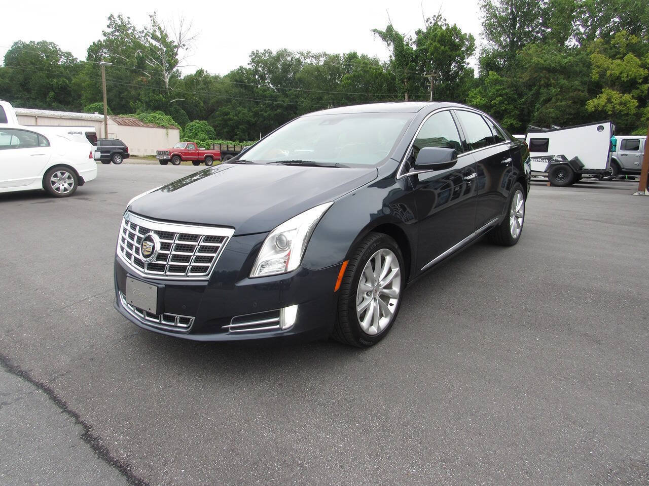 Used 2013 Cadillac XTS Luxury w/ Driver Awareness Package FWD image 8