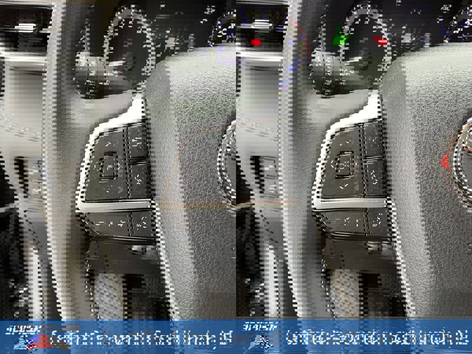 Used 2023 Toyota Highlander LE image 9