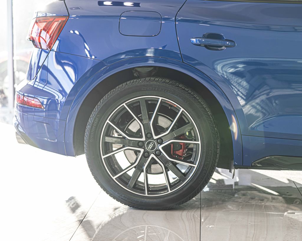 Used 2025 Audi SQ5 Premium Plus w/ Premium Plus Package image 12