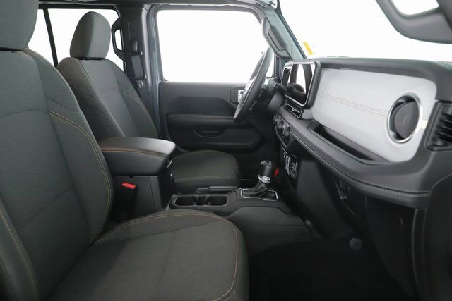 Used 2025 Jeep Wrangler Unlimited Sahara image 29