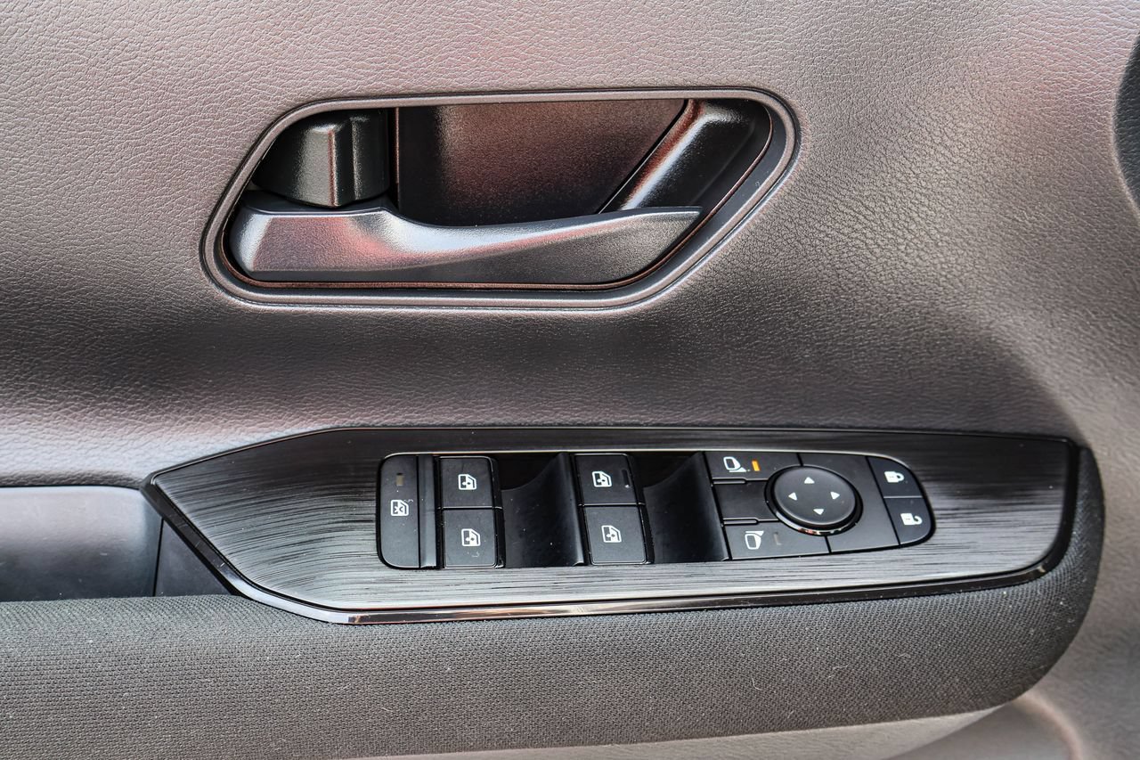 Used 2025 Nissan Kicks S FWD image 12