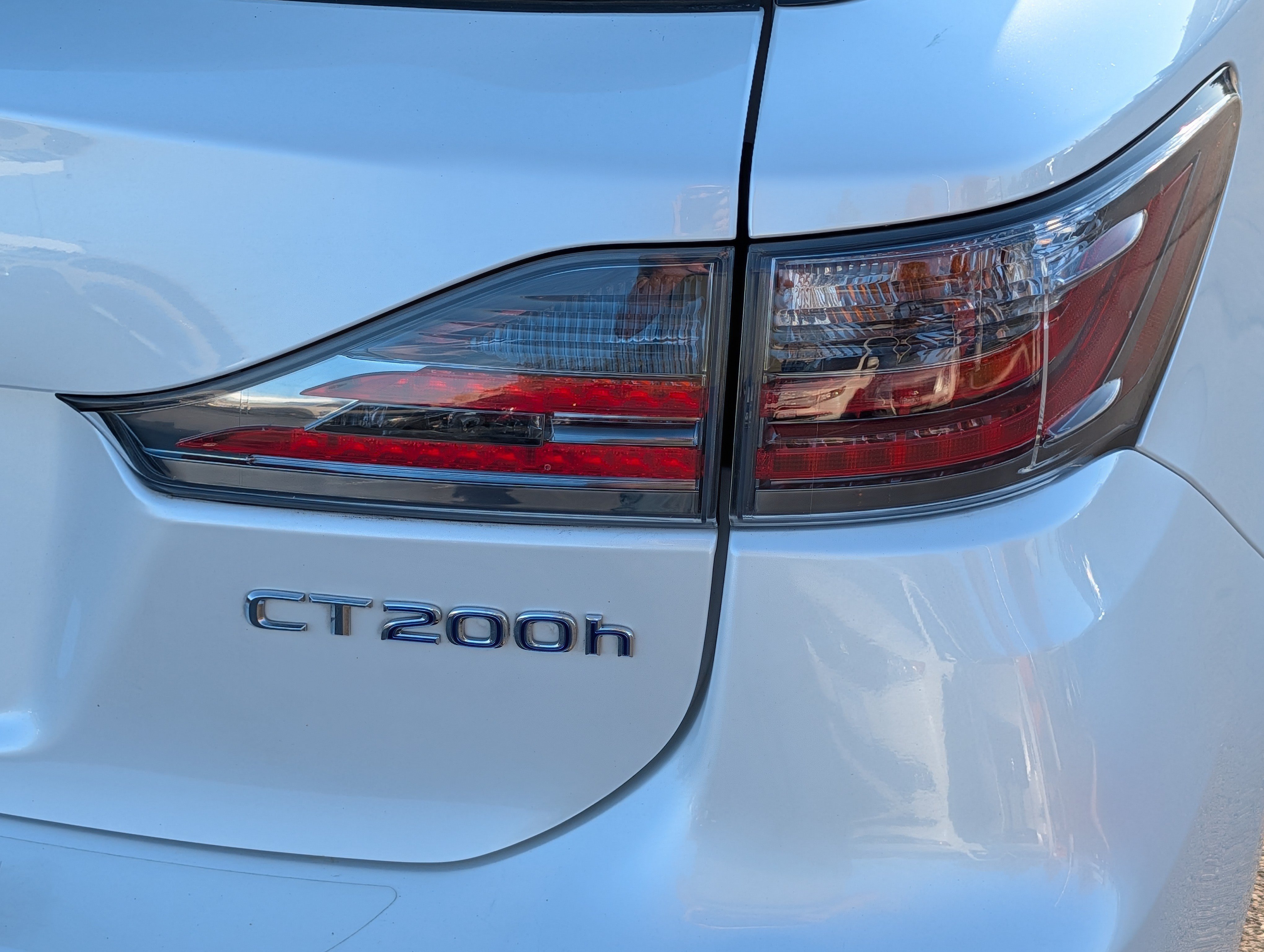 Used 2015 Lexus CT 200h FWD image 17