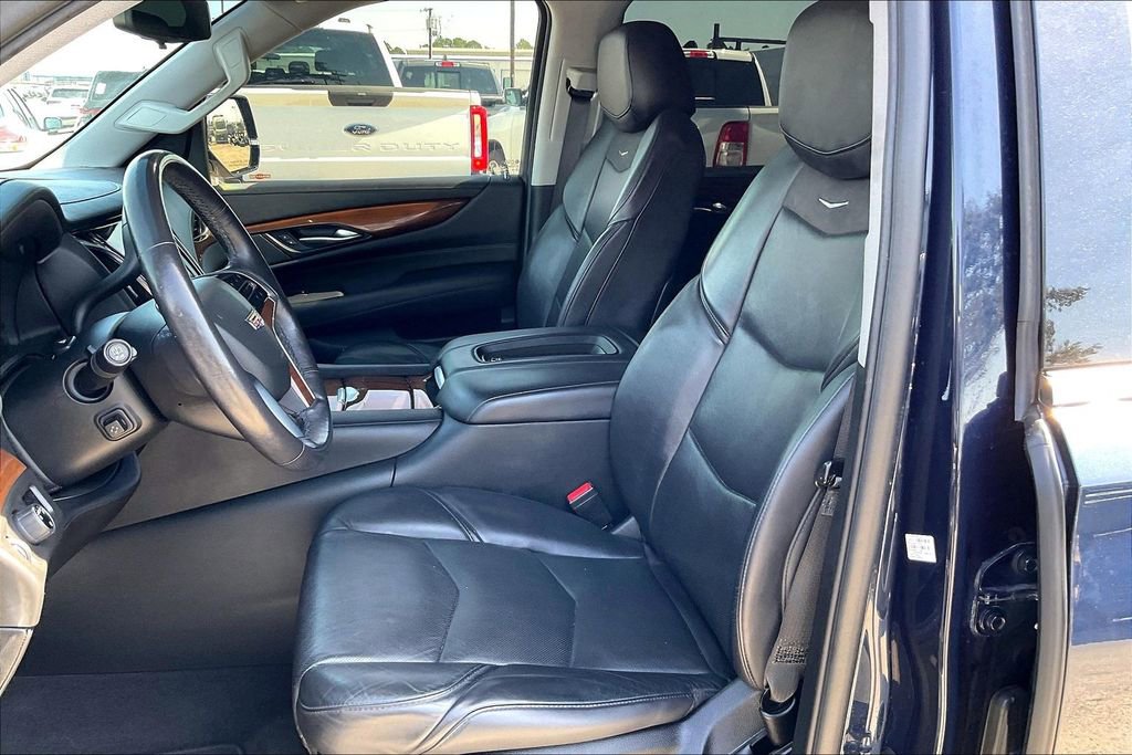 Used 2020 Cadillac Escalade Luxury RWD image 18