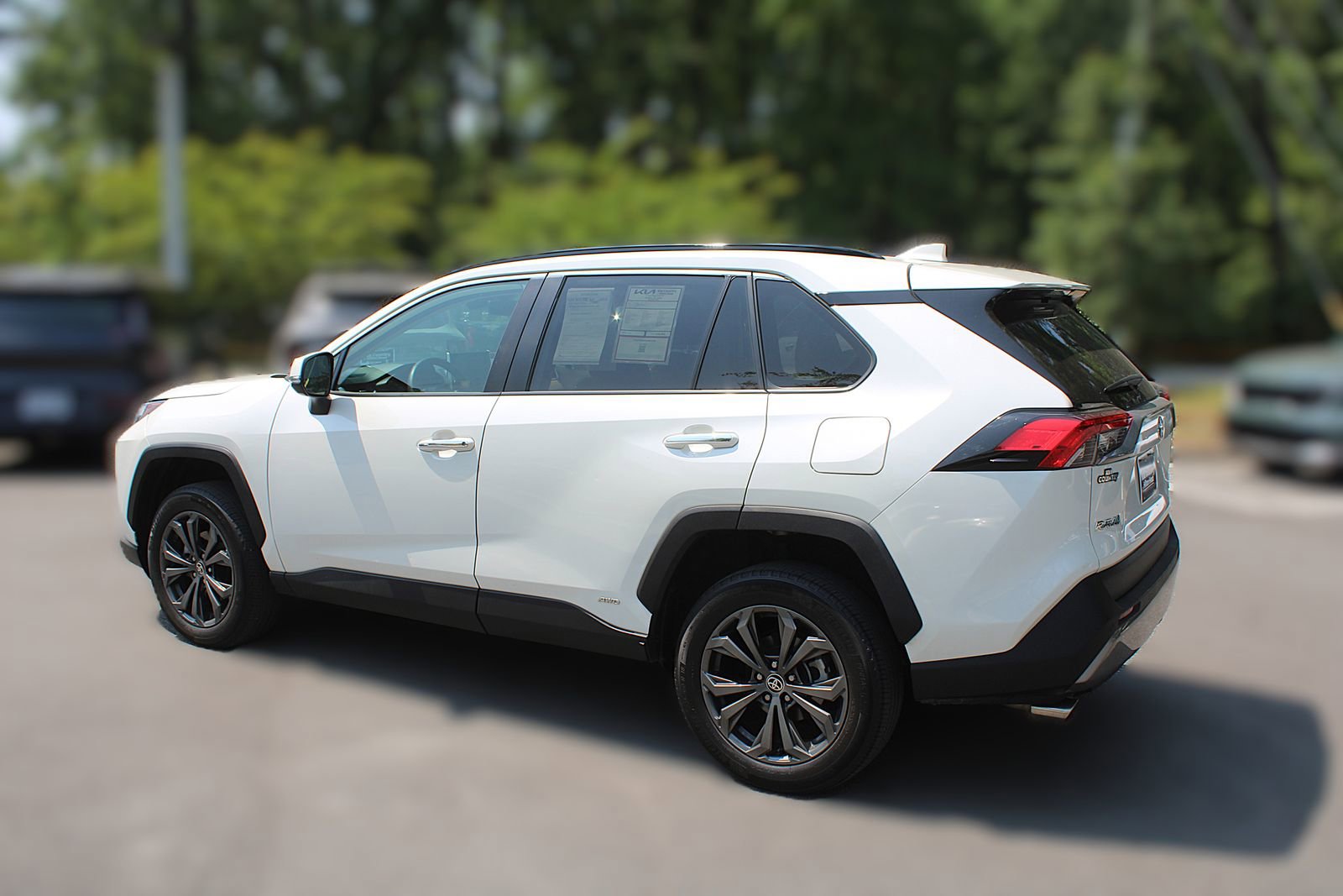 Used 2022 Toyota RAV4 Limited AWD/4WD image 6