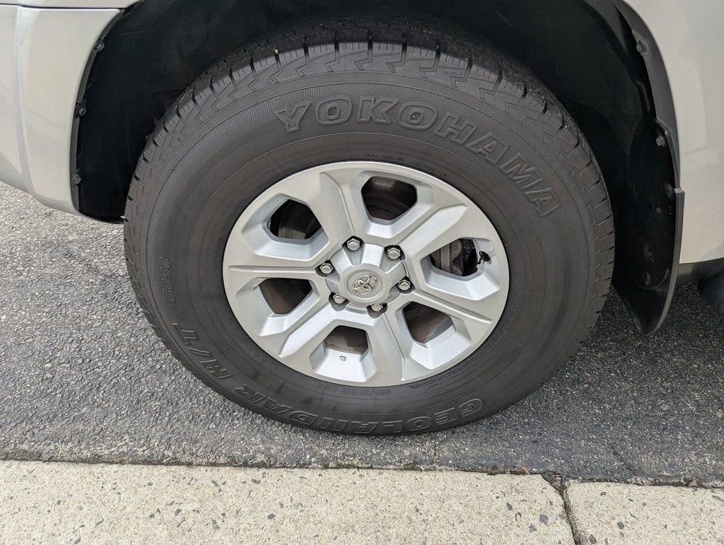 Used 2022 Toyota 4Runner SR5 Premium w/ Moonroof Package image 31