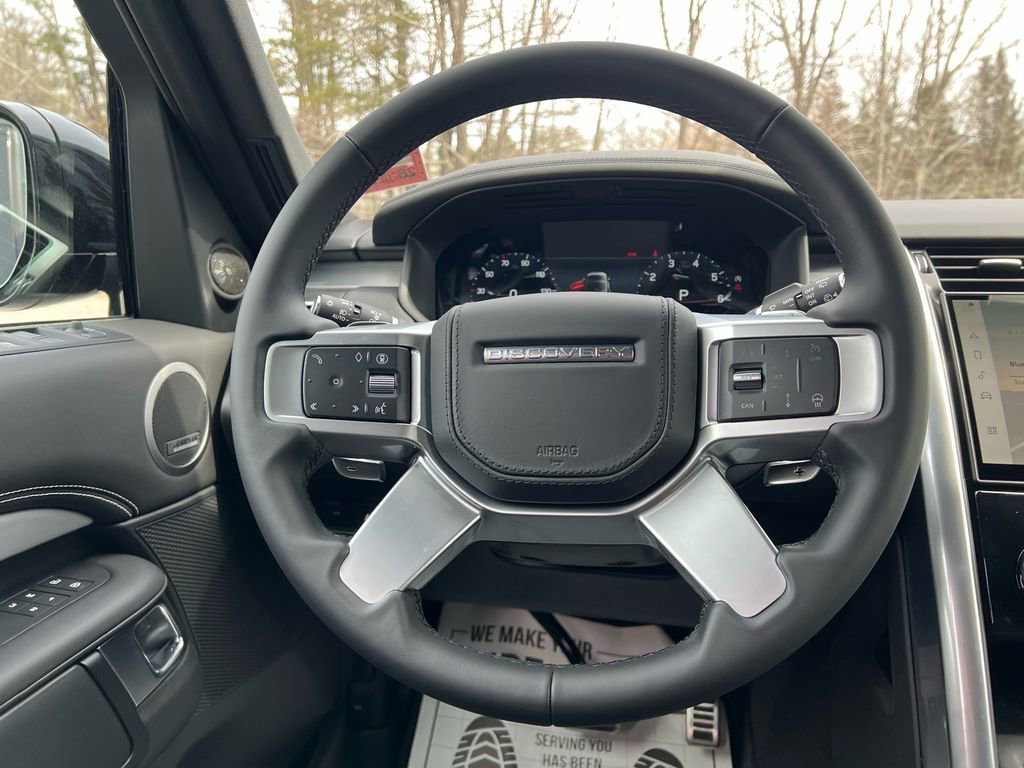 New 2026 Land Rover Discovery Limited Edition image 24