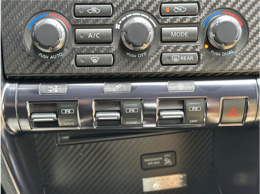 Used 2015 Nissan GT-R Premium AWD/4WD image 27