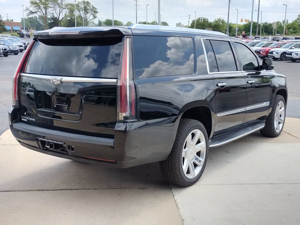Used 2019 Cadillac Escalade ESV Luxury AWD/4WD image 5
