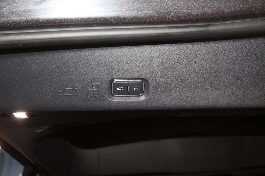 Used 2025 Lincoln Navigator L Reserve AWD/4WD image 42