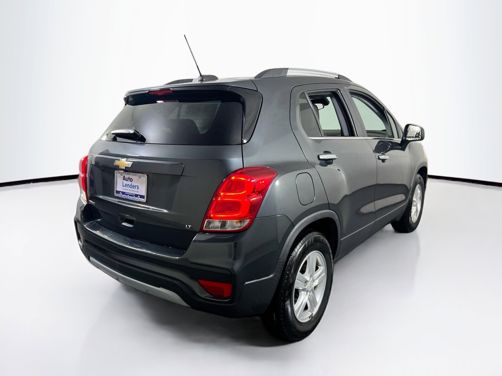 Used 2017 Chevrolet Trax LT w/ LT Convenience Package FWD image 5