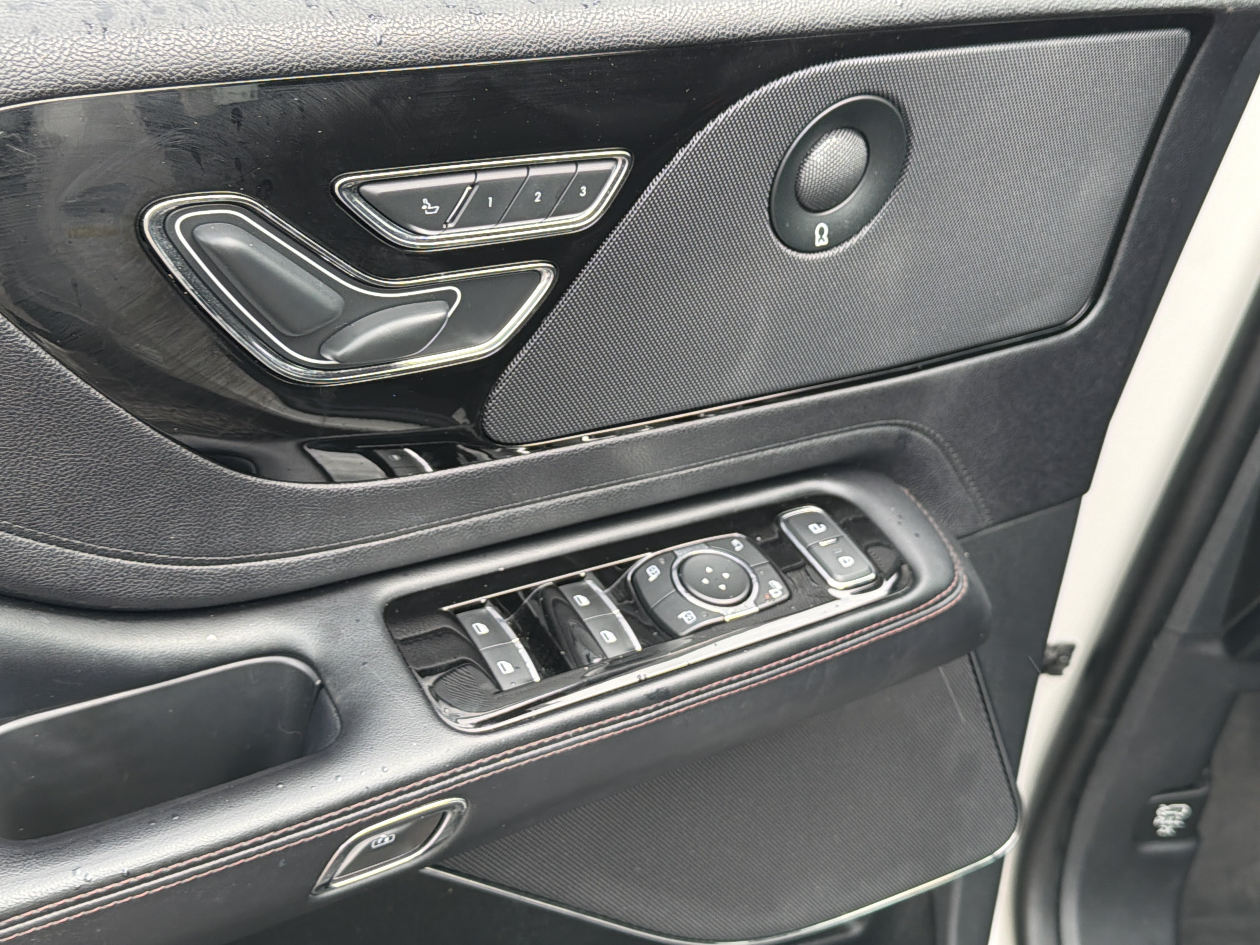 Used 2021 Lincoln Aviator Grand Touring AWD/4WD image 21