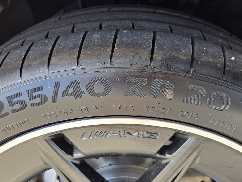 New 2026 Mercedes-Benz GLA 35 AMG 4MATIC image 9