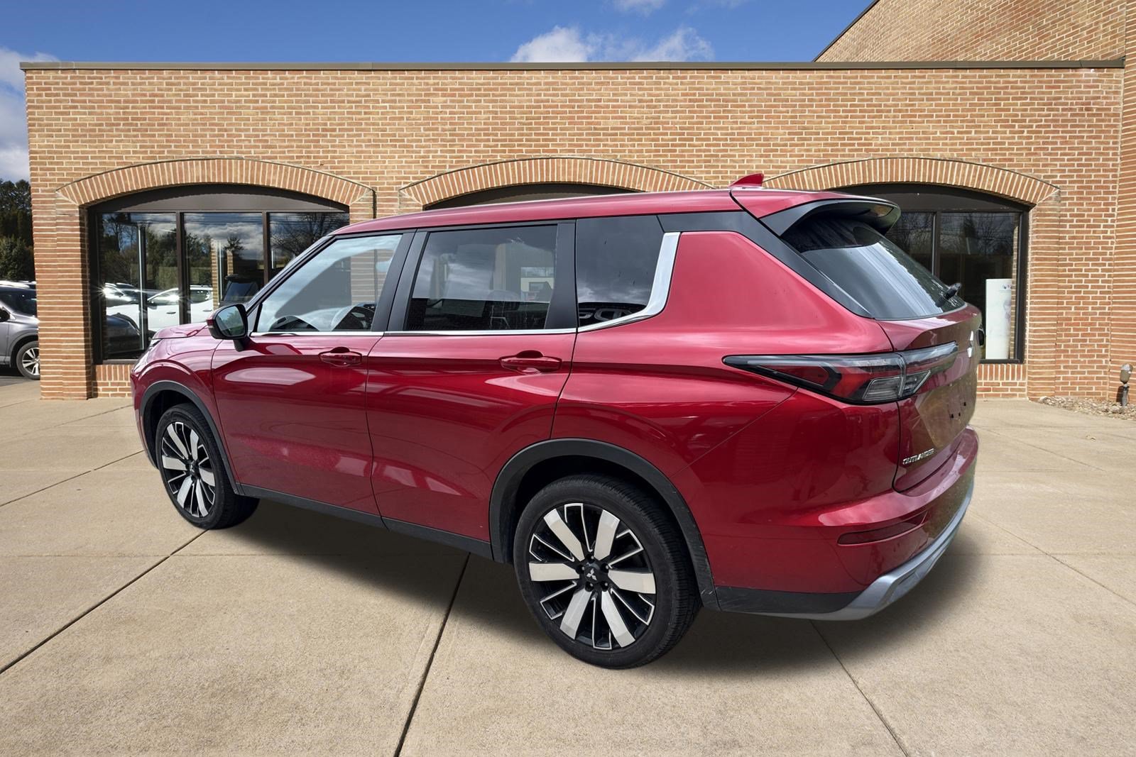 Used 2025 Mitsubishi Outlander SE AWD/4WD image 11