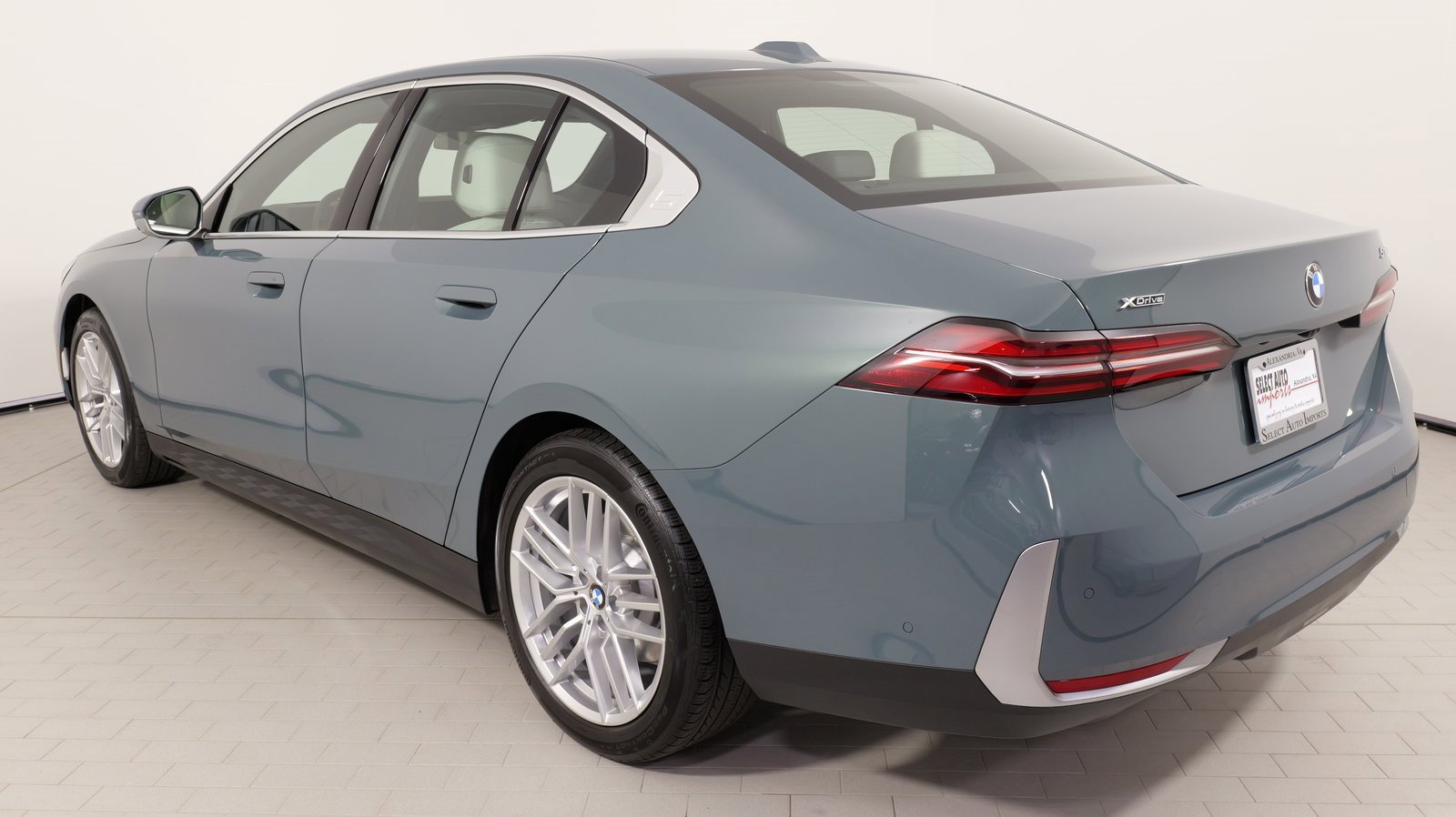 Used 2024 BMW 530i xDrive image 15