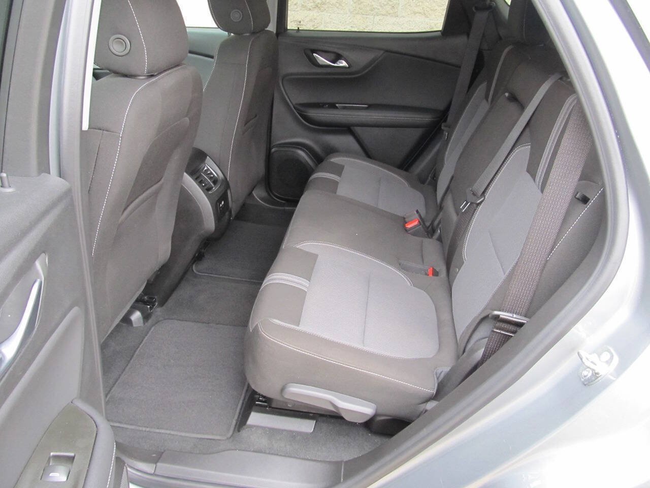 Used 2025 Chevrolet Blazer LT AWD/4WD image 6