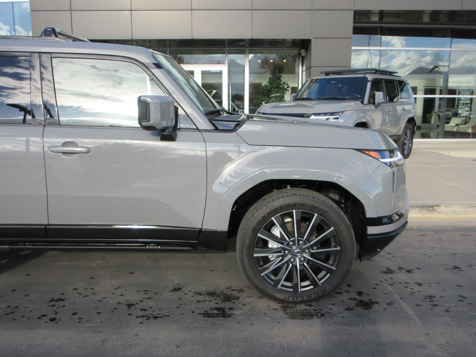 Used 2026 Lexus GX 550 w/ Cold Area Package AWD/4WD image 12