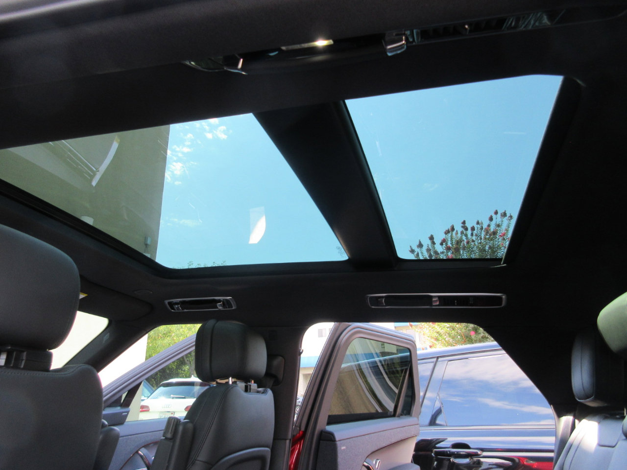 Used 2024 Land Rover Range Rover Sport SE image 43