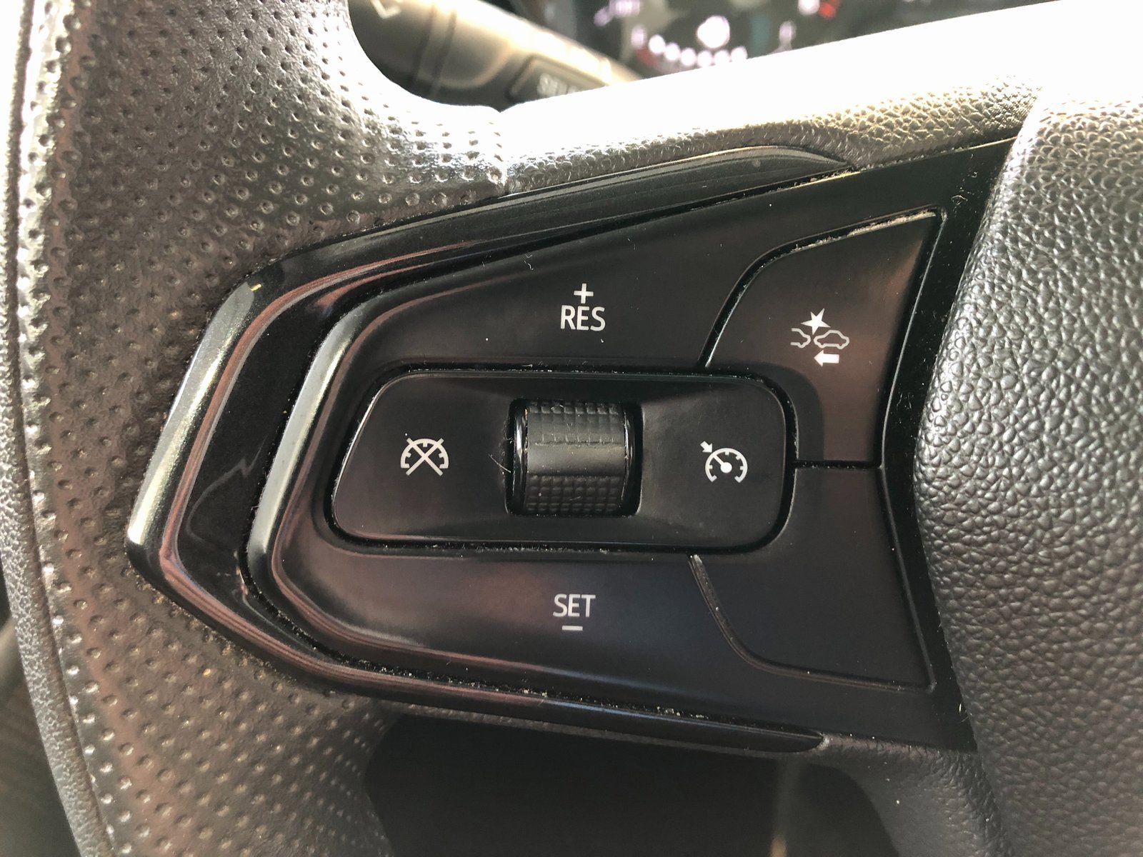 Certified 2024 Chevrolet Trax LS w/ LS Convenience Package image 33