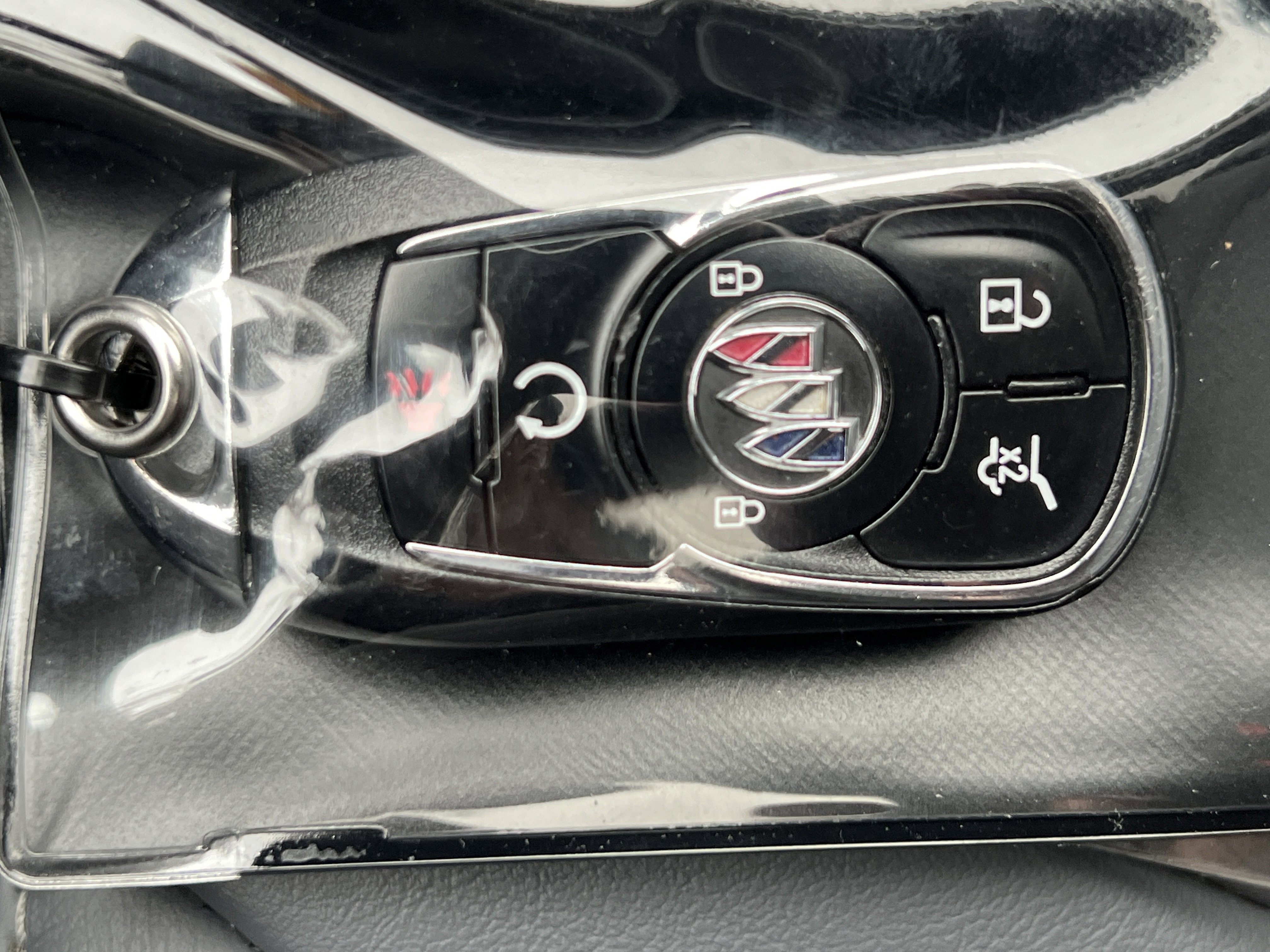 Used 2021 Buick Enclave Premium w/ Sun and Sites Package image 37