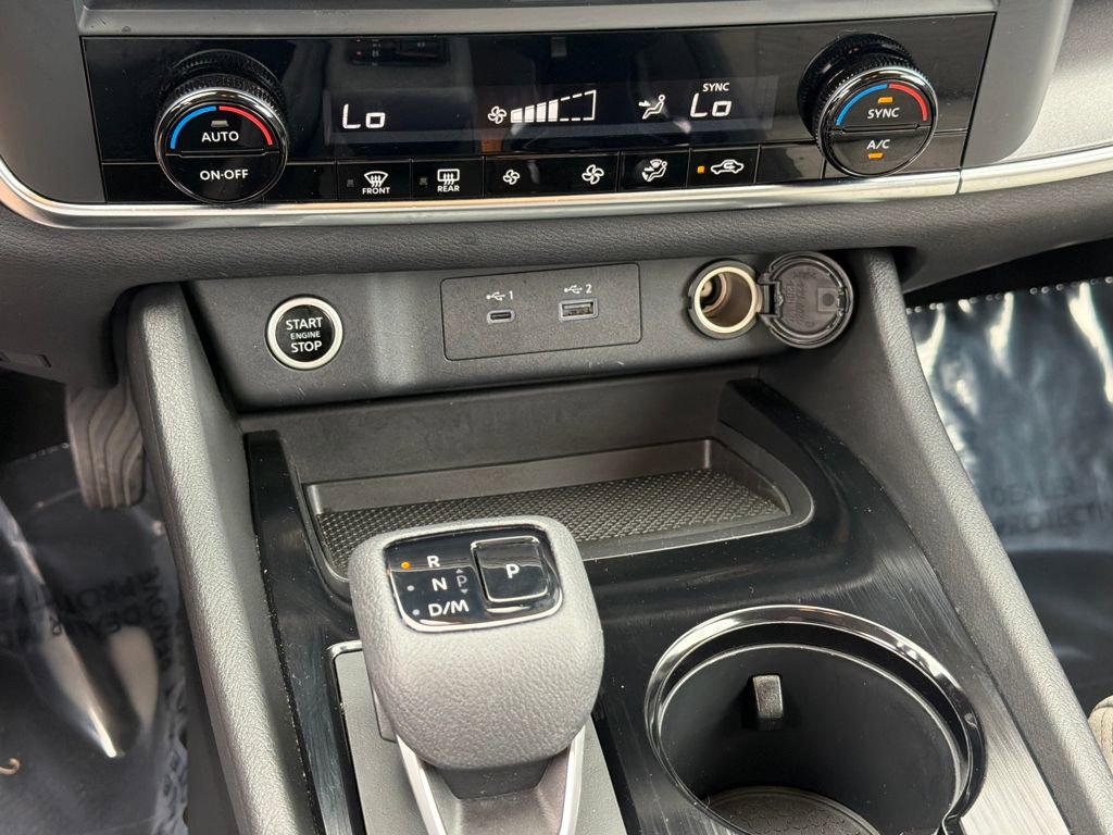 Used 2023 Nissan Rogue SV image 28