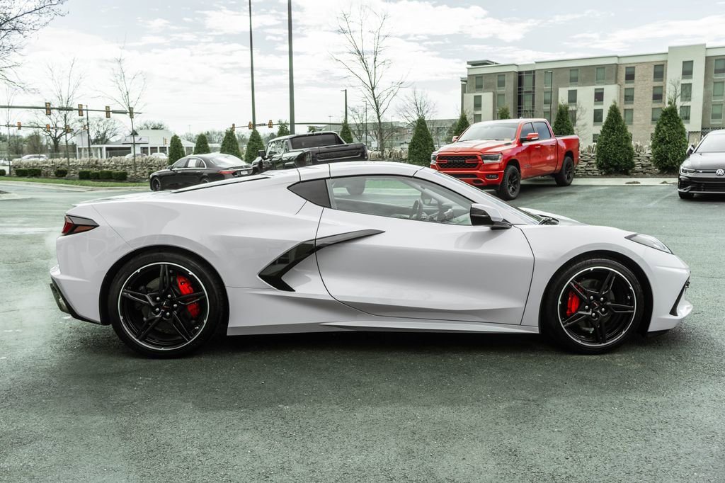 Used 2024 Chevrolet Corvette Stingray Premium Cpe w/ Battery Protection Package image 3