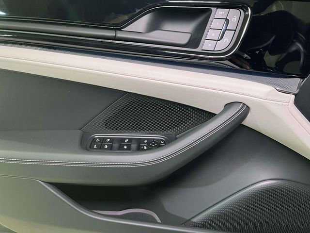 New 2025 Porsche Panamera 4 image 36