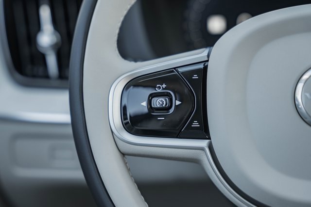 New 2026 Volvo XC60 B5 Ultra w/ Protection Package Premier image 29