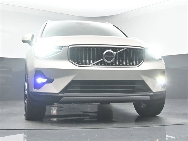 Used 2024 Volvo XC40 B5 Plus w/ Protection Package Premier image 36
