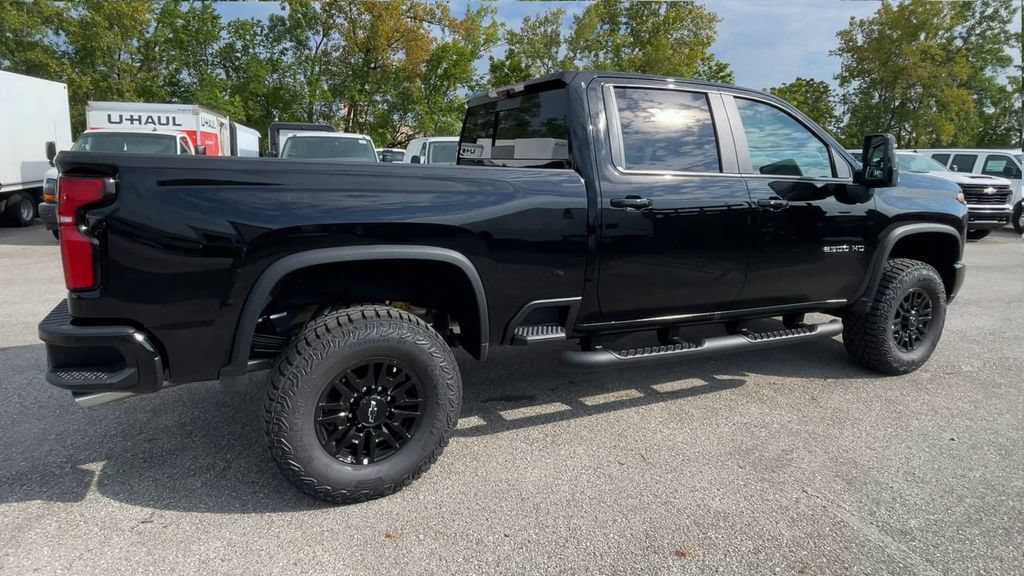 New 2026 Chevrolet Silverado 2500 ZR2 AWD/4WD image 2