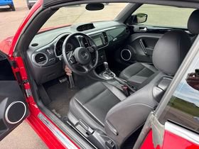 Used 2015 Volkswagen Beetle R-Line FWD image 11