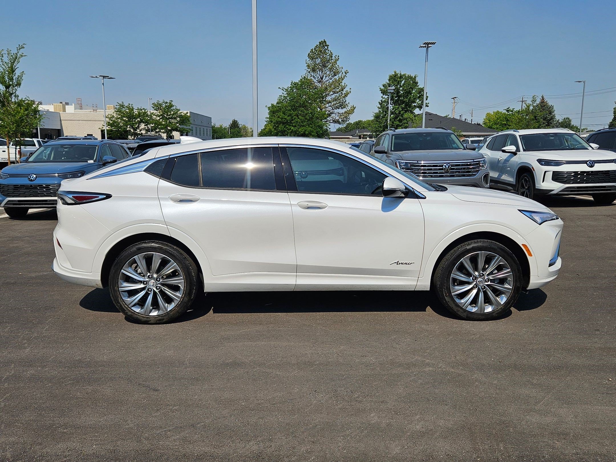 Used 2025 Buick Envista Avenir FWD image 3