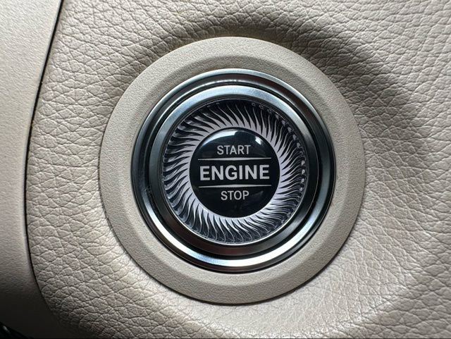 Used 2021 Mercedes-Benz GLC 300 4MATIC image 24