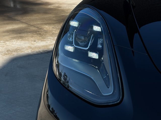 Certified 2023 Porsche Panamera Platinum Edition image 12